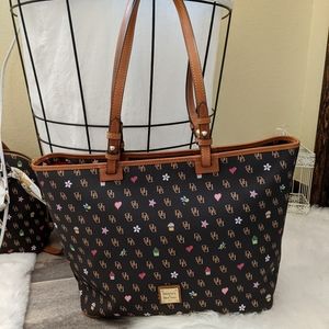Dooney Gretta Novelty Leisure Shopper **NWOT*